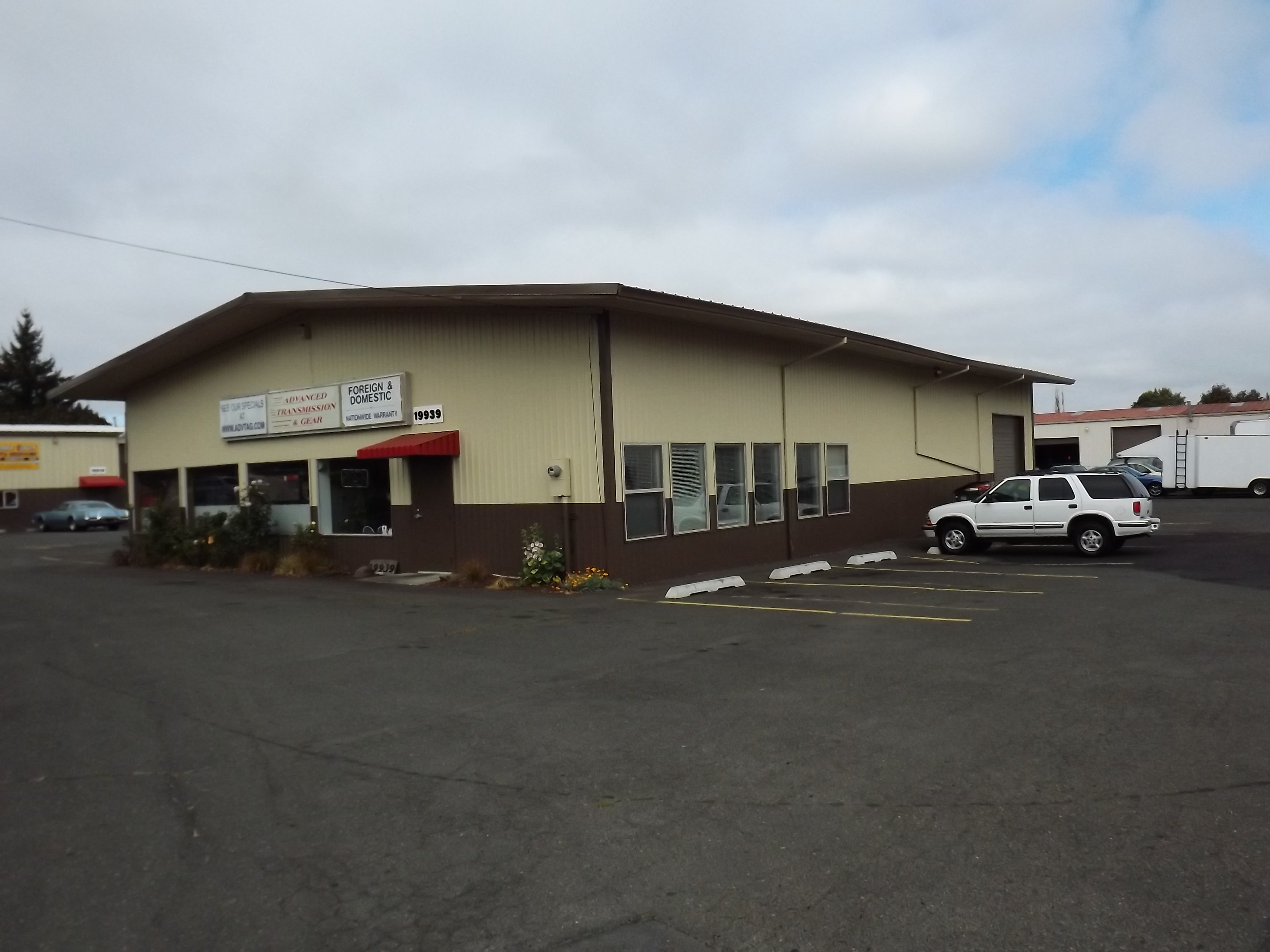 199th & Burnside Commercial Exterior Repaint Gallery Image