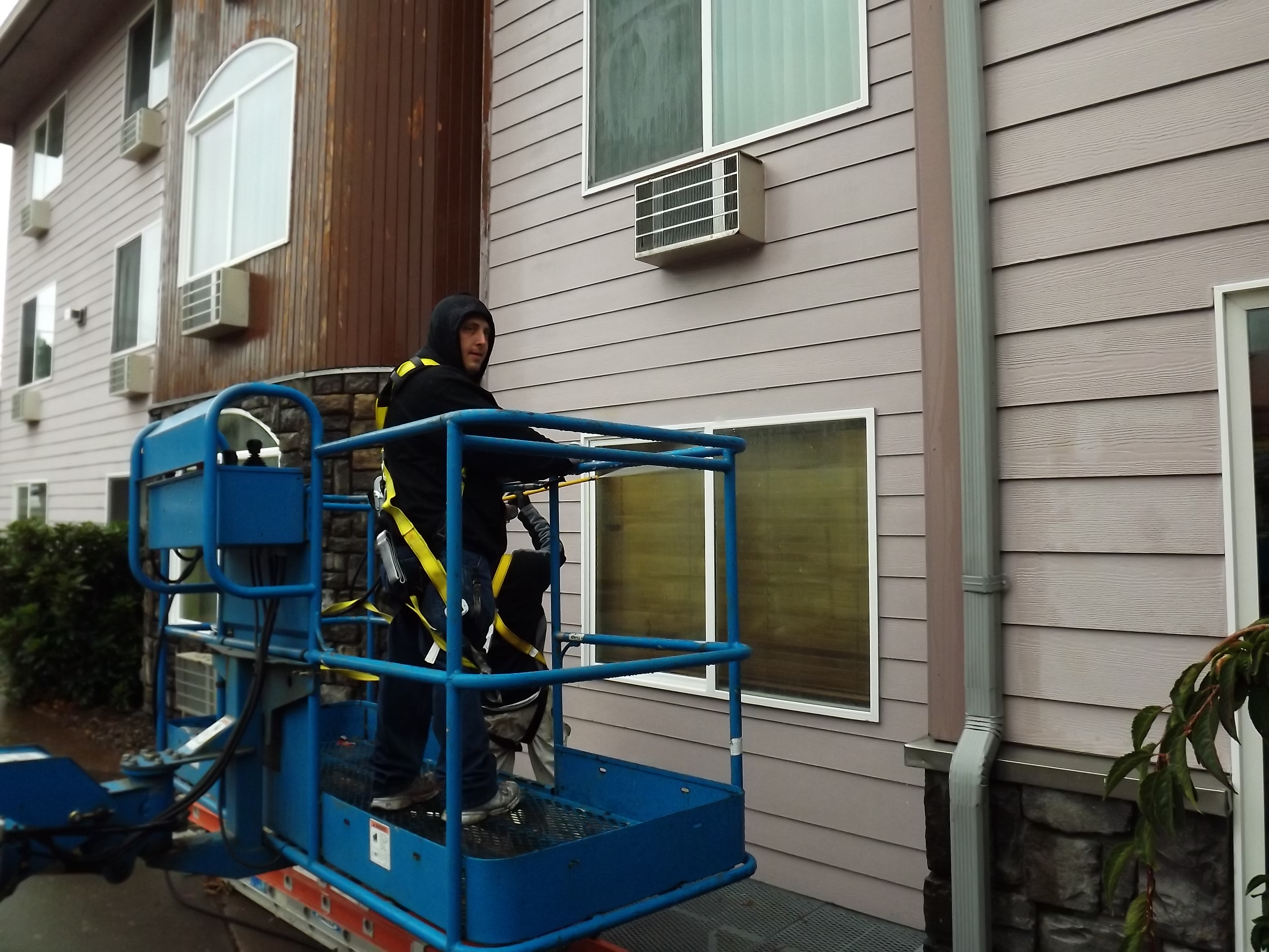 Palace Inn Hotel Exterfior Repaint Lincoln City, OR Gallery Image
