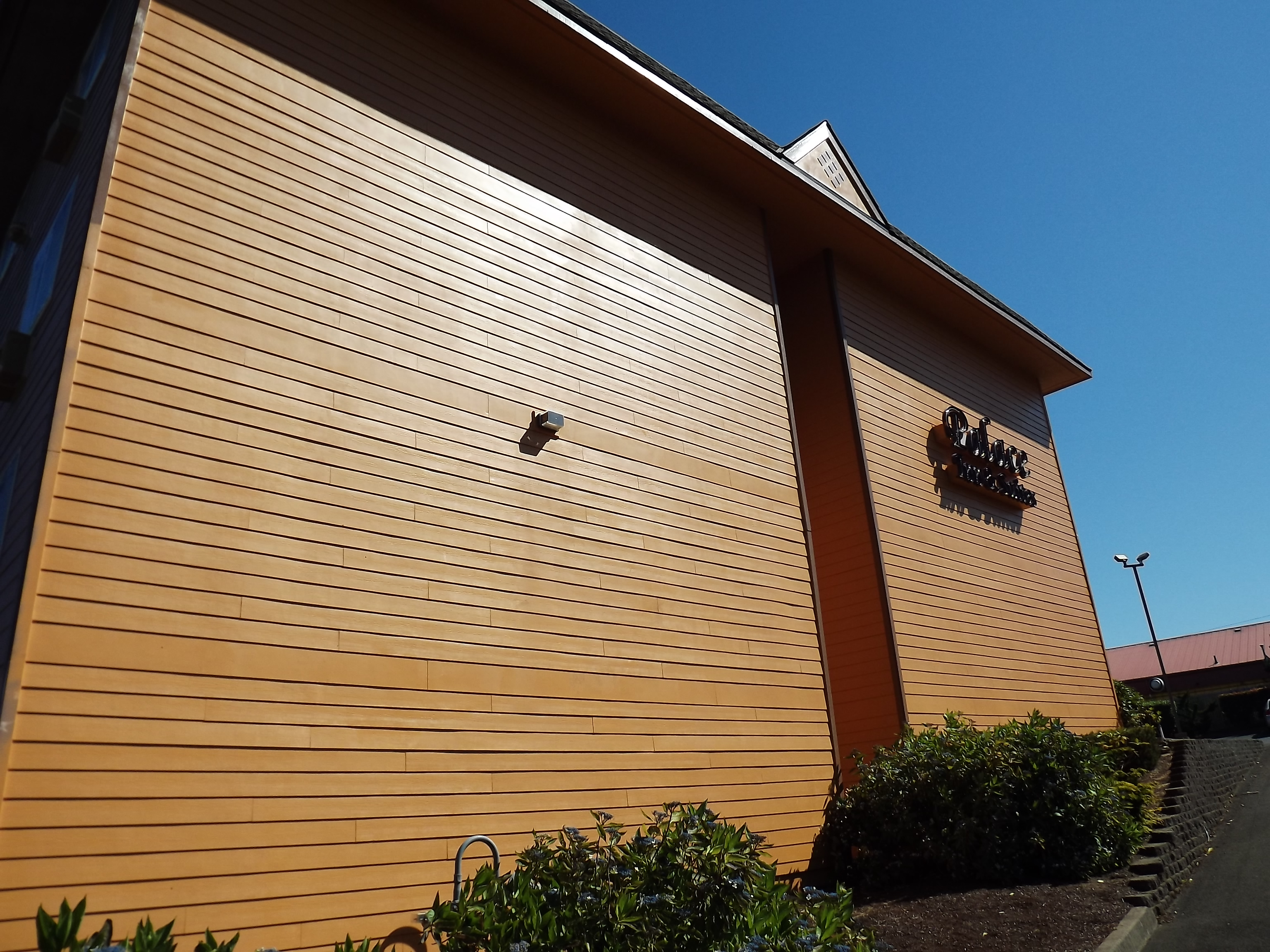 Palace Inn Hotel Exterfior Repaint Lincoln City, OR Gallery Image