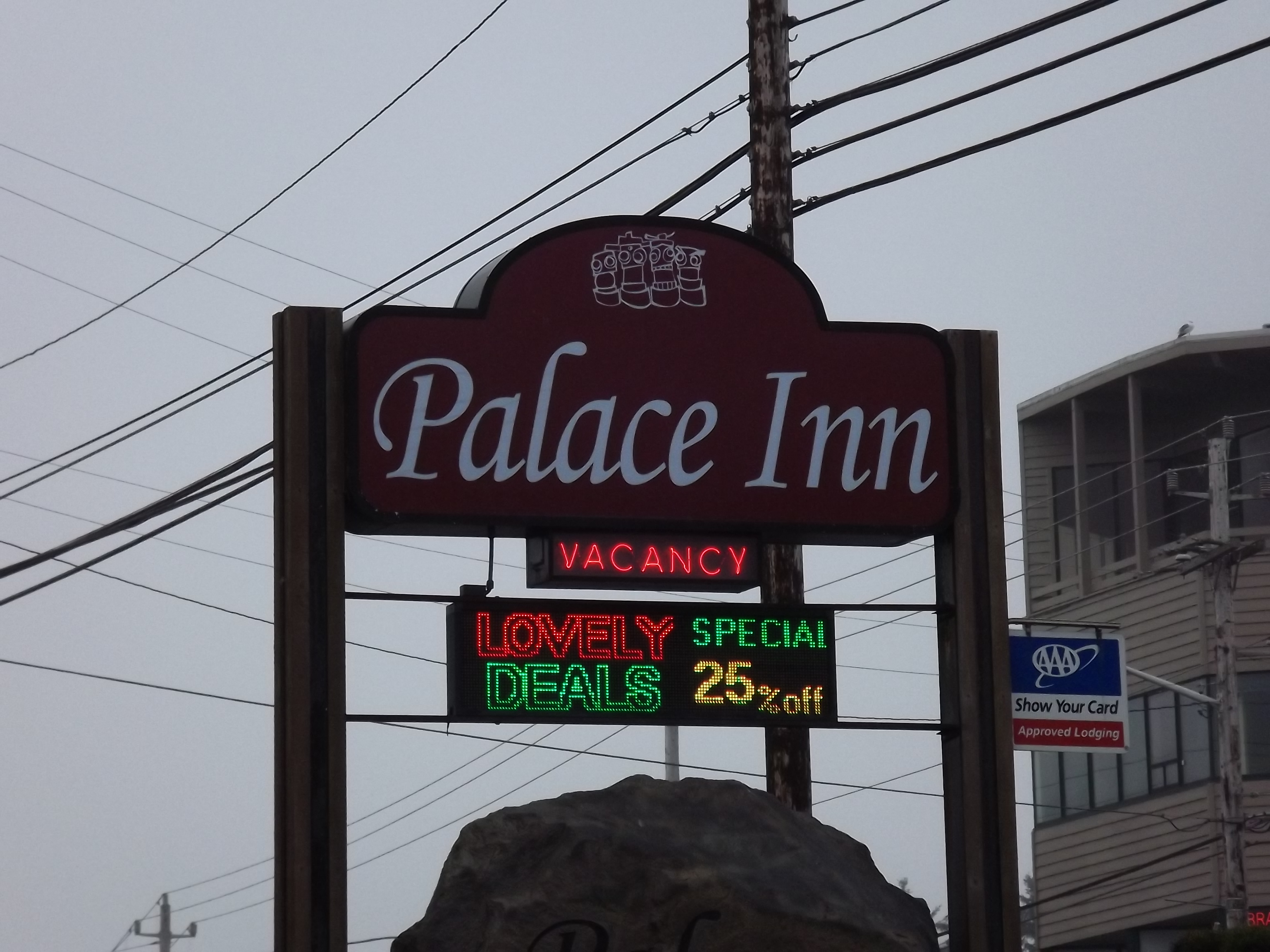 Palace Inn Hotel Exterfior Repaint Lincoln City, OR Gallery Image