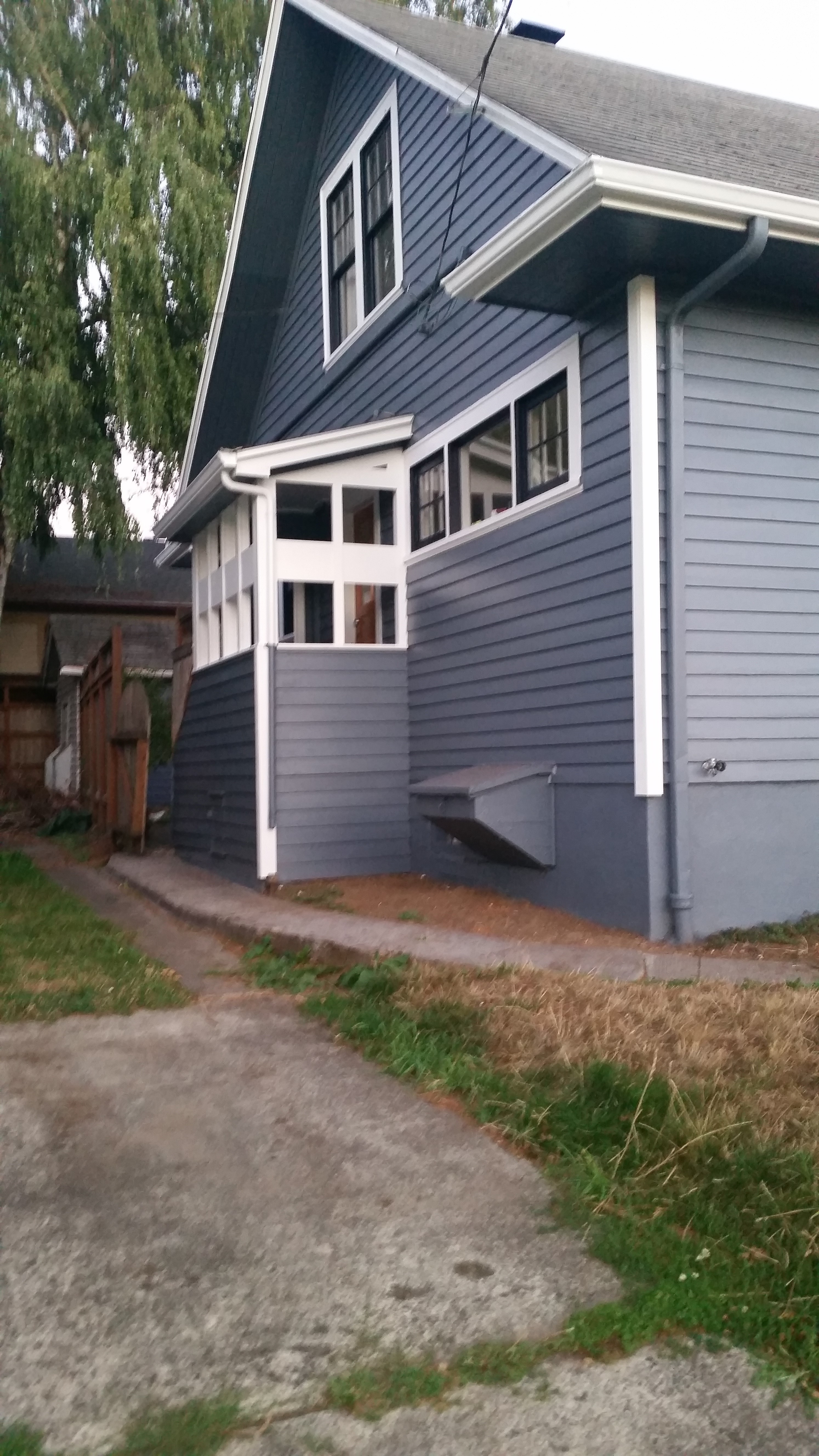 SE Ceasar Chavez Blvd Exterior Repaint 4