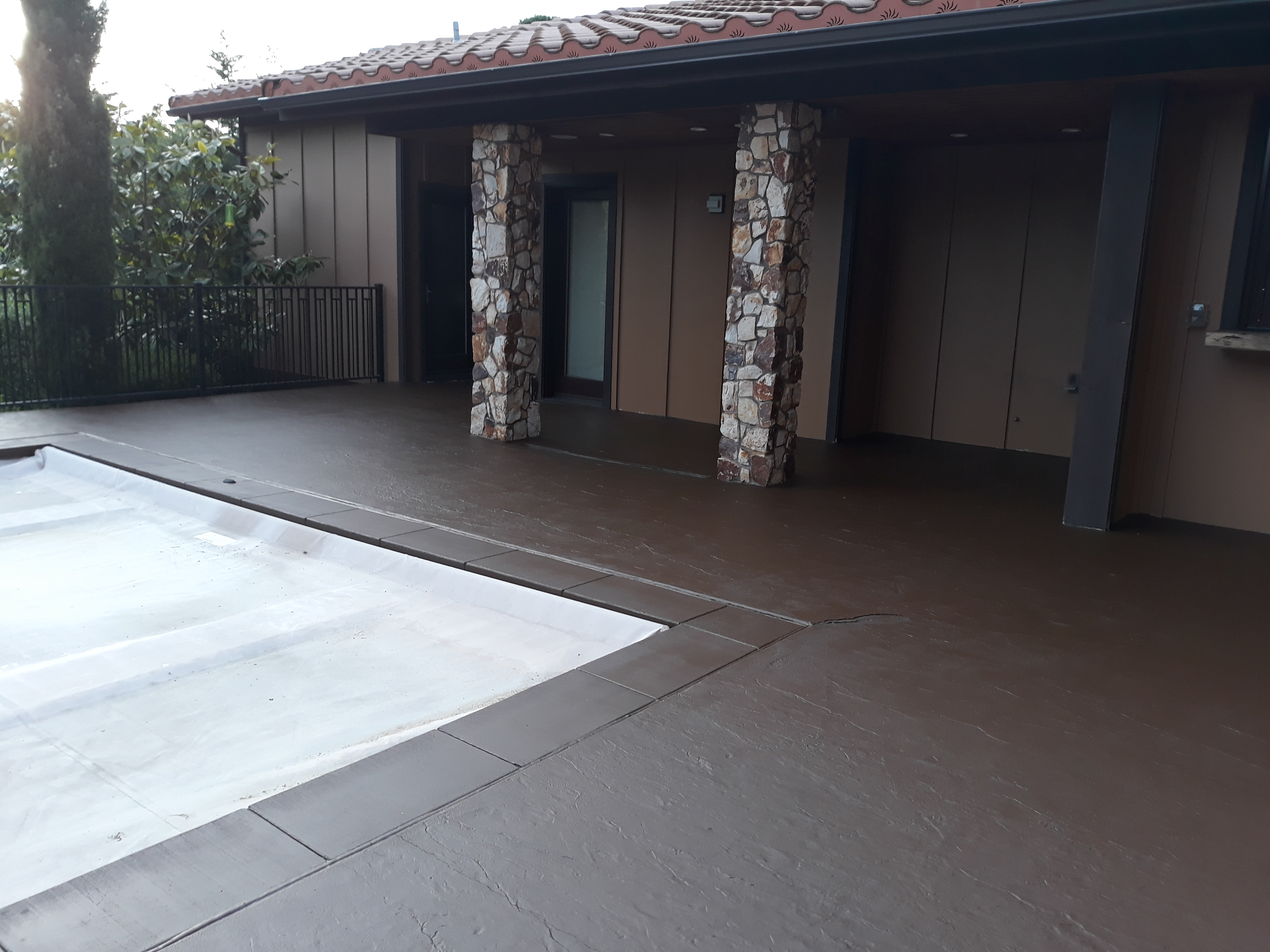 Pool Deck - Coping & Retaining Wall Detailing
