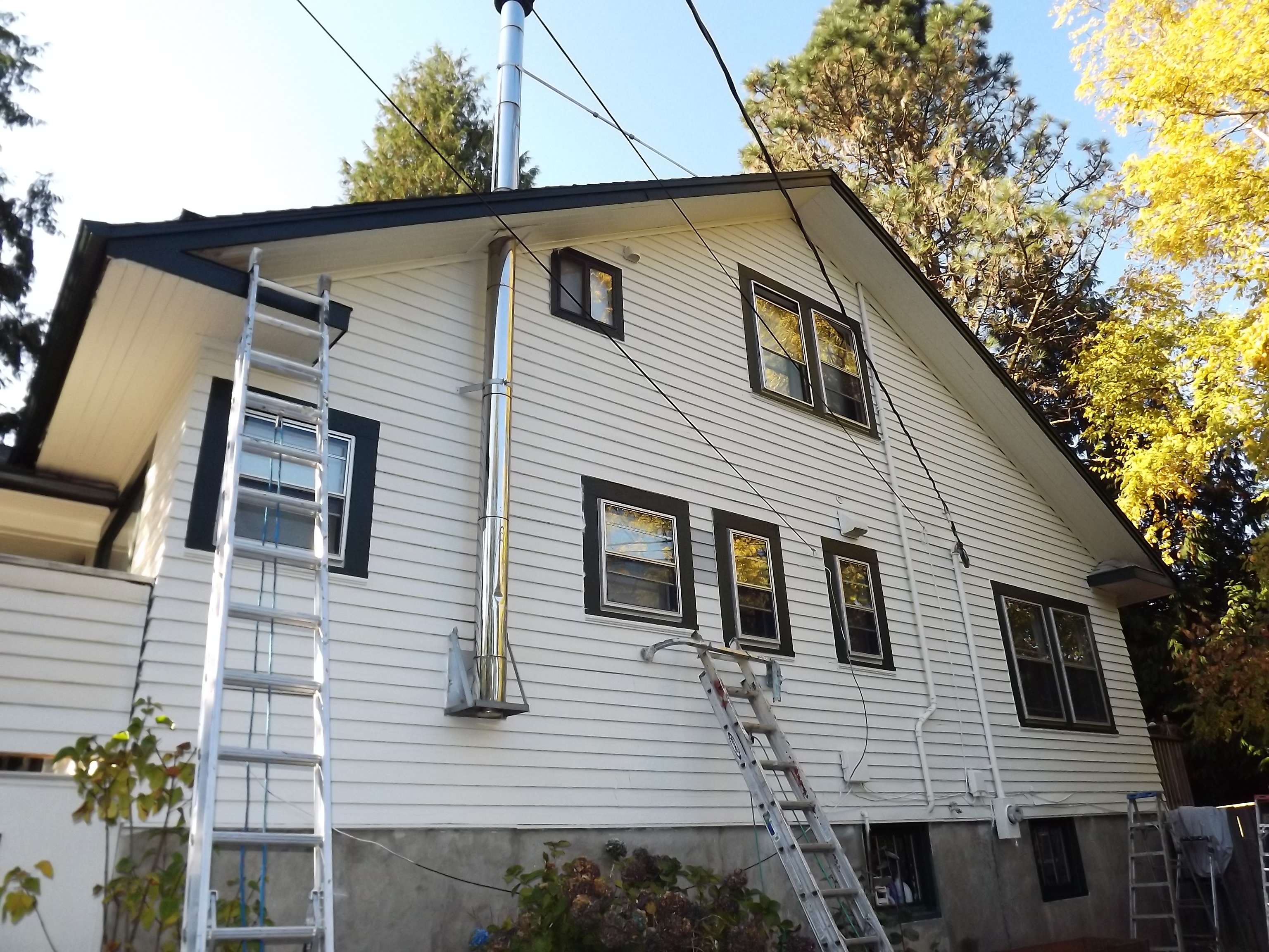 SW Portland Estate - Architectural Lap Siding & Eaves Detailing